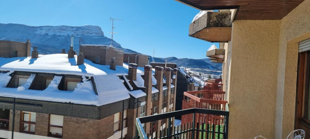 Ferienwohnung Flor De Nieve Jaca Exterior foto