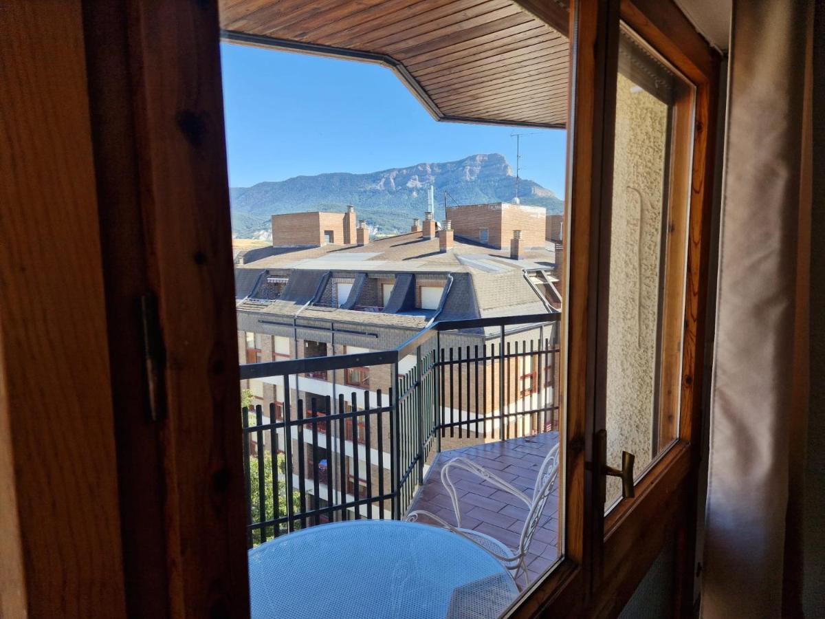 Ferienwohnung Flor De Nieve Jaca Exterior foto